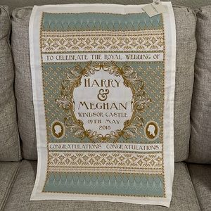 Harry & Meghan Royal Wedding Tea Towel Ulster Weavers Windsor Castle New 28 x 19
